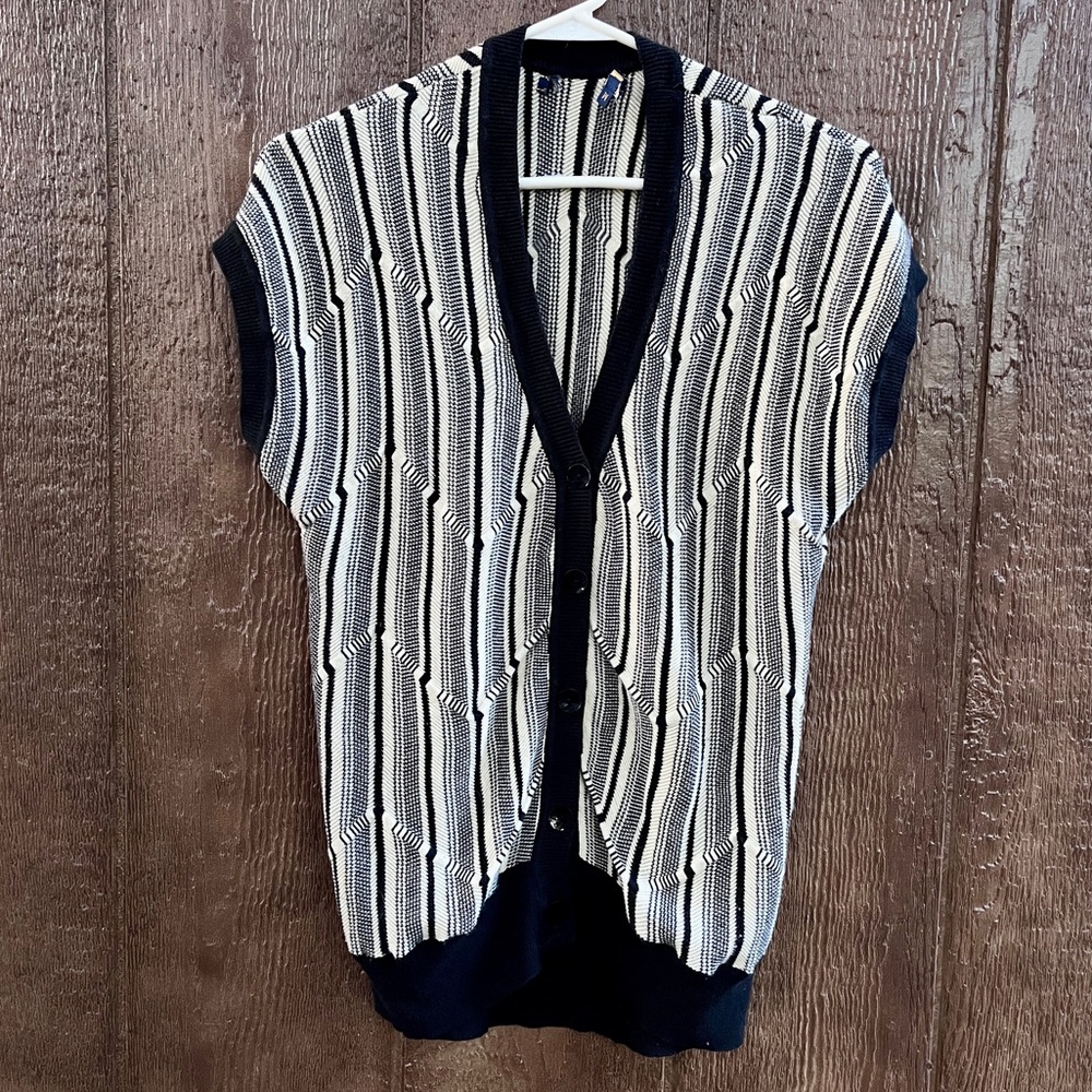 King Louie Black and Cream Herringbone Knit Cap Sleeve Cardigan Size Medium
